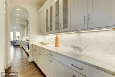 8845 Tuckerman Ln, Potomac, MD 20854 - photo 4