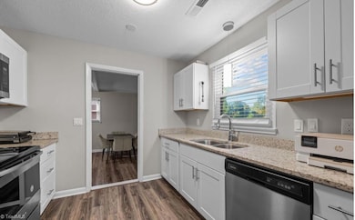 202 Hassellwood Dr, Jamestown, NC 27282 - photo 4