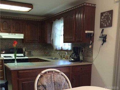 742 Meadow Dr, North Tonawanda, NY 14120 - photo 6