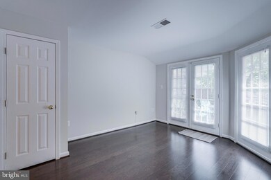 5819 Linden Square Ct, Rockville, MD 20852 - photo 6