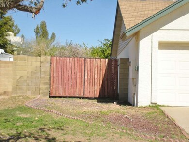 03 RV Gate