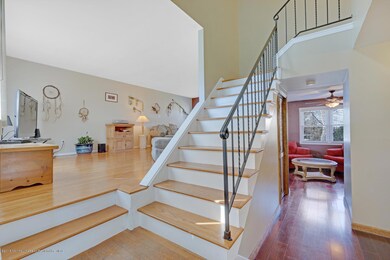 27 Oakbranch Rd East Windsor-large-001-2