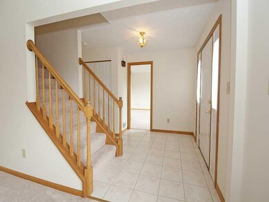 Entry/Foyer.