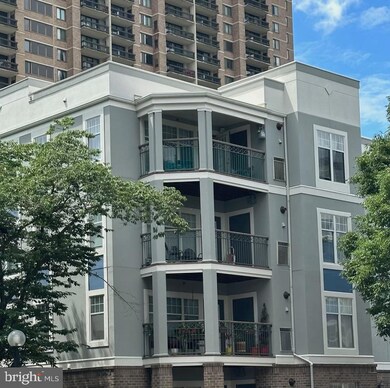 Savoy Park unit 216, Falls Church, VA 22041 - photo 2