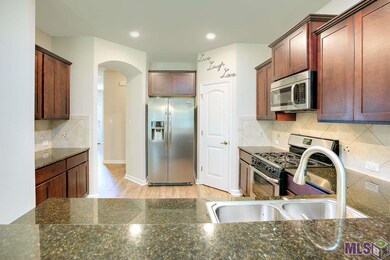 11434 Legacy Oaks Ln, Gonzales, LA 70737 - photo 6
