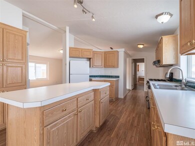 215 Glen Vista Dr, Dayton, NV 89403 - photo 3