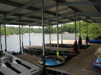 257 Beams Dr, Harrodsburg, KY 40330 - photo 2