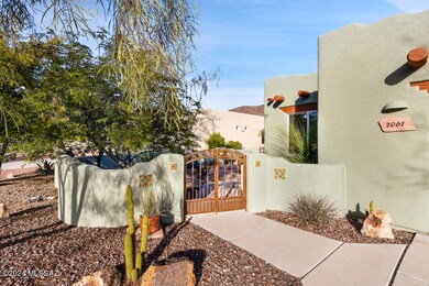 2061 Triangle X Front Courtyard