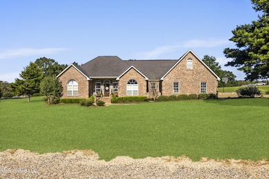 1011 Rolling Oaks Dr, McComb, MS 39648 - photo 2