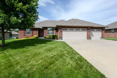 861 E Stone Crest Dr, Nixa, MO 65714 - photo 2