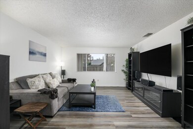 9458 Roseburg Ct, Sacramento, CA 95826 - photo 4