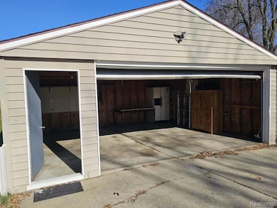 13811 E 14 Mile Rd, Sterling Heights, MI 48312 - photo 3