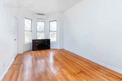 610 E 181st St, Bronx, NY 10457 - photo 2