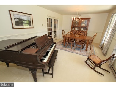 58 Eleanor Dr, Spring City, PA 19475 - photo 4