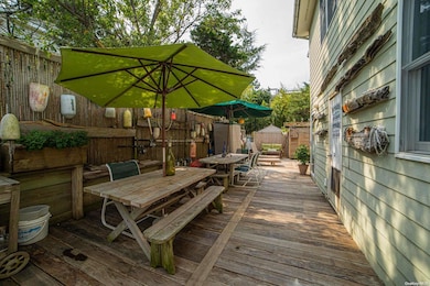 917 E End Walk, Bay Shore, NY 11706 - photo 2