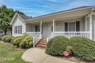 134 Clearview Rd, Statesville, NC 28625 - photo 2