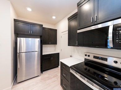 3857 Village Center Dr SE, Salem, OR 97302 - photo 7