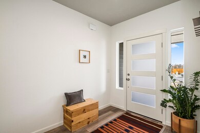 723 NW Rimrock Dr, Redmond, OR 97756 - photo 4