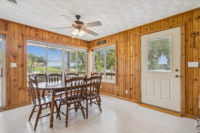 25552 Dawn Cir, Sherrill, IA 52073 - photo 7