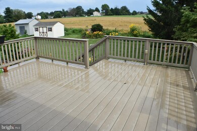 226 E Spruce St, New Holland, PA 17557 - photo 4