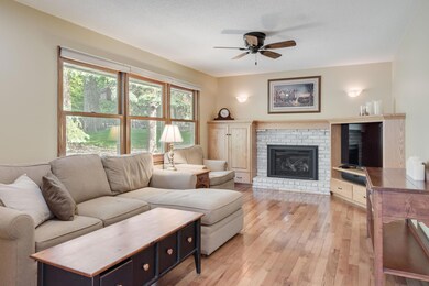 17720 Leemans Ct, Minnetonka, MN 55345 - photo 2