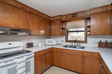 393 State St, Ludlow, MA 01056 - photo 6