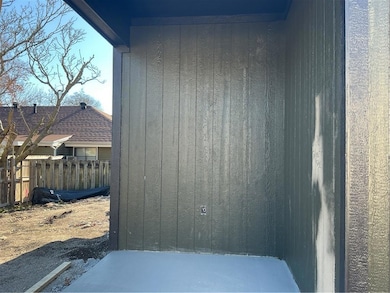 707 N Sycamore St, Ottawa, KS 66067 - photo 5