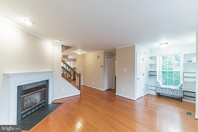 45597 Whitcomb Square, Sterling, VA 20166 - photo 3