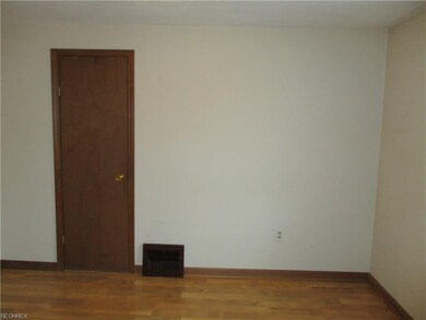 421 N Center St, Lagrange, OH 44050 - photo 4
