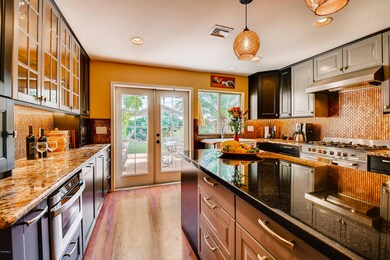 ViaDeDoradoKitchen
