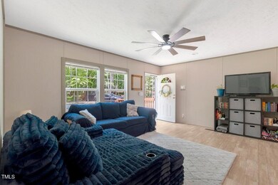 Zachary Ln - Living Room