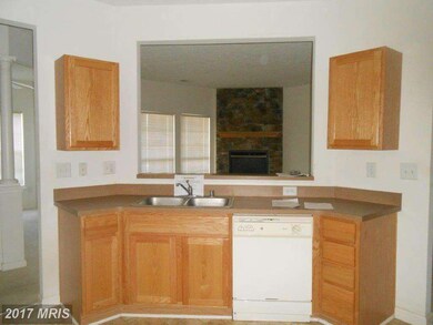 5477 Glenthorne Ct, Rosedale, MD 21237 - photo 3