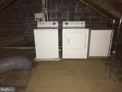 200 Maplewood Dr unit C9, Pottstown, PA 19464 - photo 7