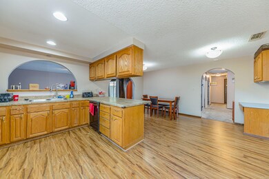 1045 Freeman Rd, Central Point, OR 97502 - photo 7