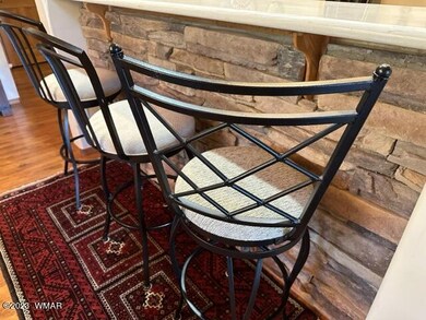 breakfast bar detail