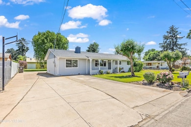 516 N Elm St006