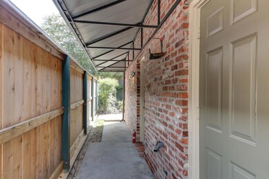 221 Oakleaf Drive-6
