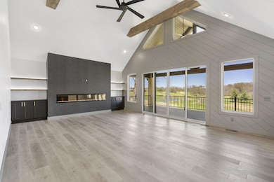 104 Niblick Ct Living Room