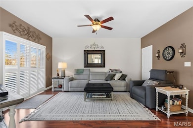 653 Covered Bridge Ln, O Fallon, MO 63368 - photo 2