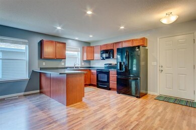 1030 8th St NW, Cedar Rapids, IA 52405 - photo 5