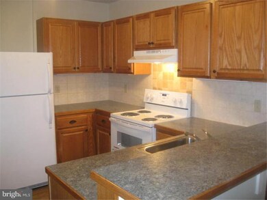 523 E Lafayette St, Norristown, PA 19401 - photo 4