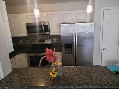 531 Ivy Glen Dr unit 531, Winston Salem, NC 27127 - photo 6