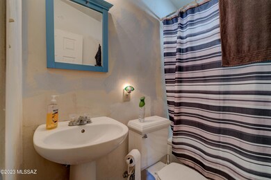 2220_E_35th_St-6