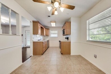 1916 Memphis Dr, Bedford, TX 76022 - photo 4