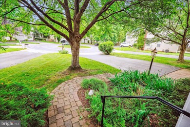 11206 Golden Meadow Ct, Germantown, MD 20876 - photo 2