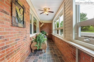 711 Possum Hollow Rd, Blowing Rock, NC 28605 - photo 7