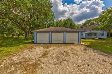 2466 County Road 155, Alvin, TX 77511 - photo 2