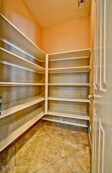 4553 E Ivanhoe Walk In Pantry