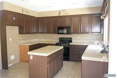 Gourmet kitchen