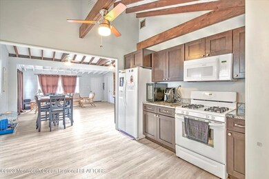 12-KITCHEN
